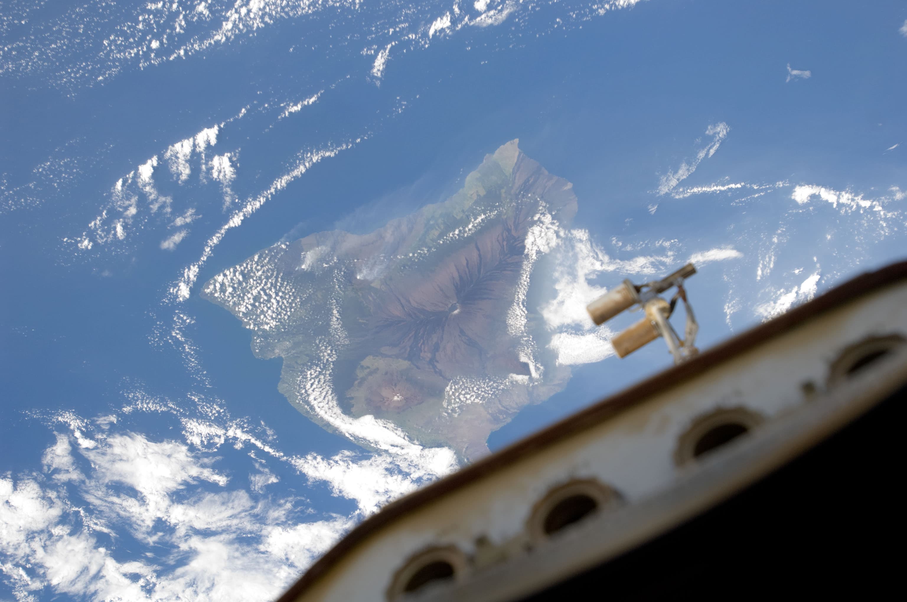 Which U.S. state is nicknamed 'The ALOHA State'?